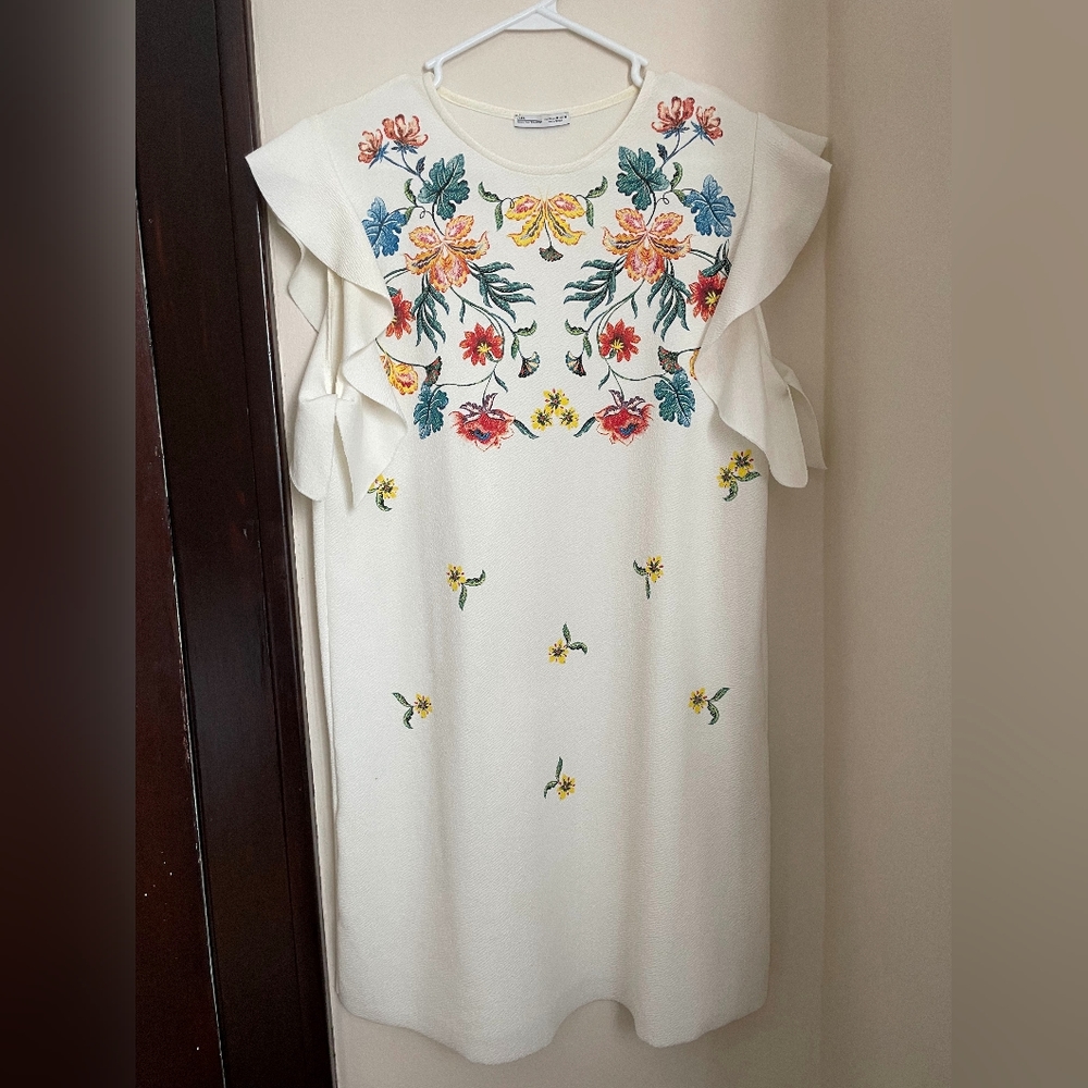 Zara White Floral Dress Ruffle Sleeve Sz M 28